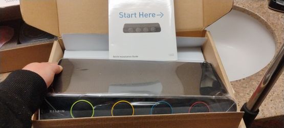 Belkin SOHO 4-Port DVI & USB KVM Switch F1DD104L
Belkin SOHO 4-Port DVI & USB KVM Switch
The SOHO 4-Port KVM Switch