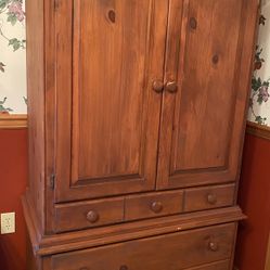Cabinet Storage And Bamboo Wine Rack