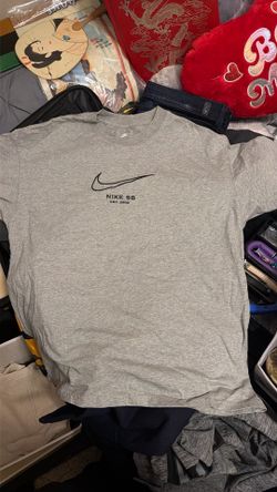 Nike SB Luxury Embroidered Tee - Dark Grey Heather size Large