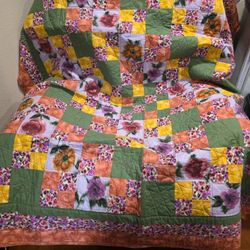 Quilt 62x62.5 Handmade Machine Sewn Pink  Green Ivory Yellow Roses Floral Patch