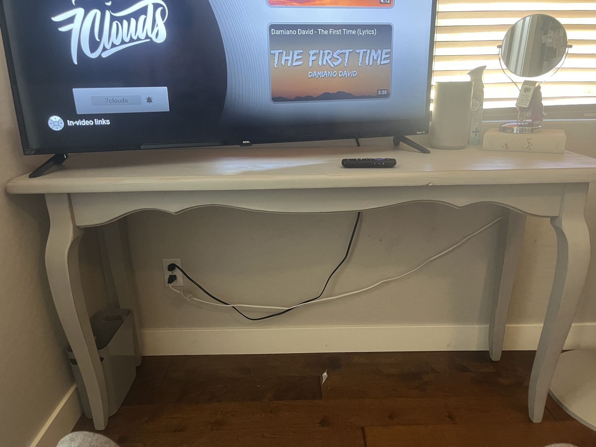 gray table