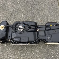 Tahoe Yukon Suburban gas tank fuel pump 5.3L