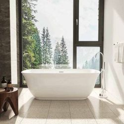Freestanding soaking bathtub