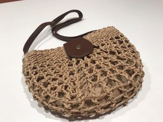 Women’s Hand/Crossbody Straw Woven Bag