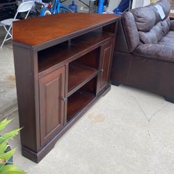 Corner Entertainment TV Stand shelf