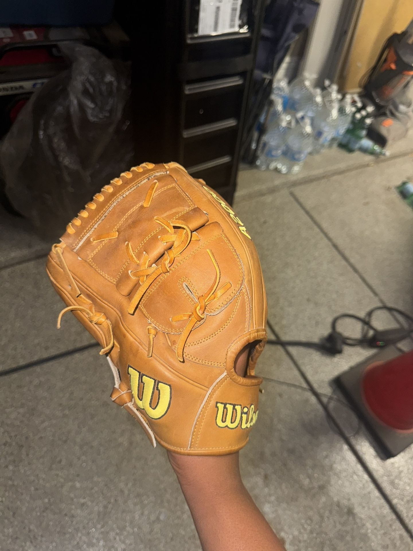 Wilson, A 2000 Piching Glove