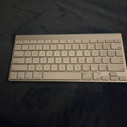 Apple Bluetooth Keyboard 