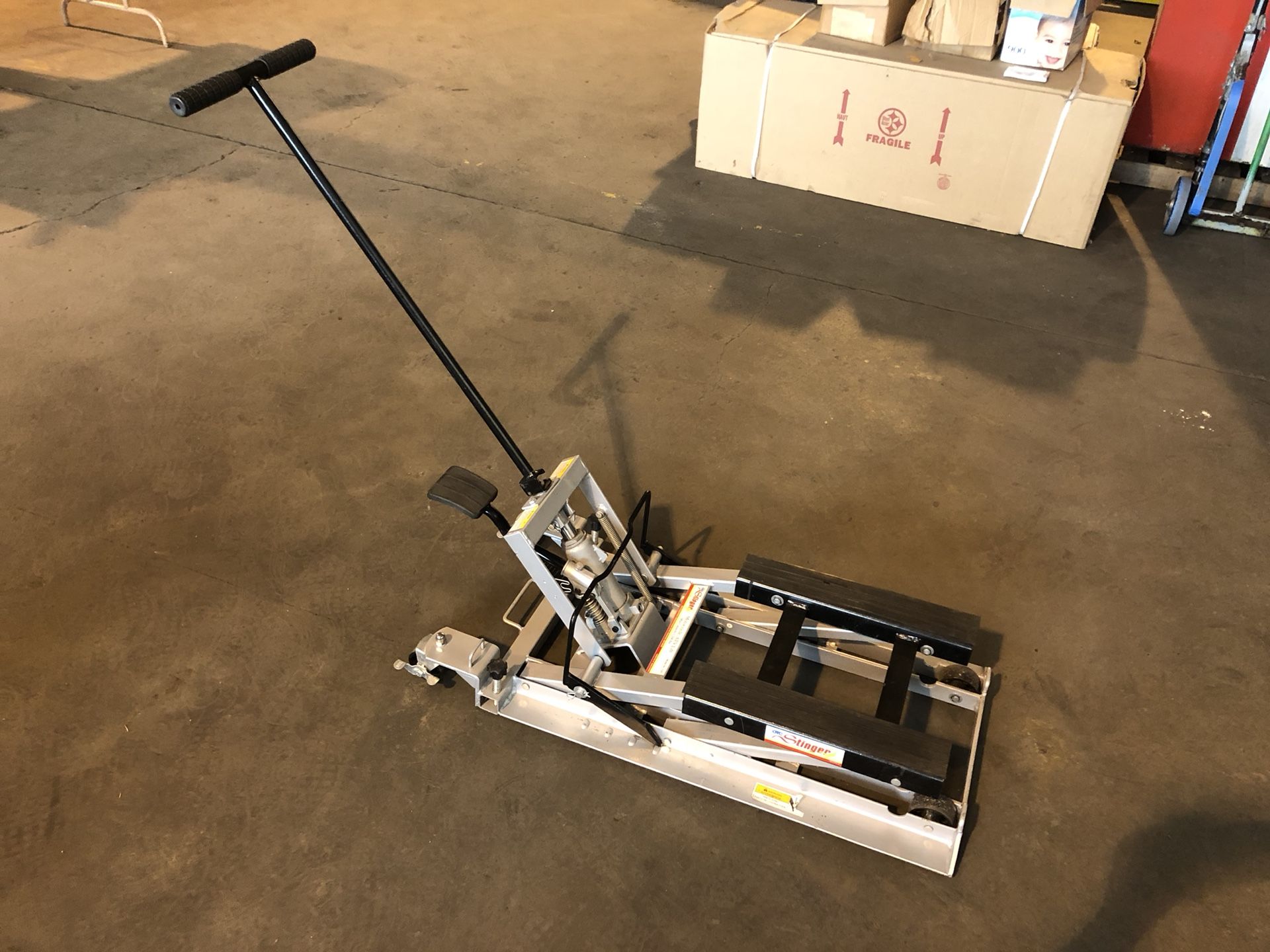 OTC Stinger 1500 LB Motorcycle/ATV Lift Barely Used