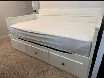 Daybed with storage 3 drawers/2 mattresses