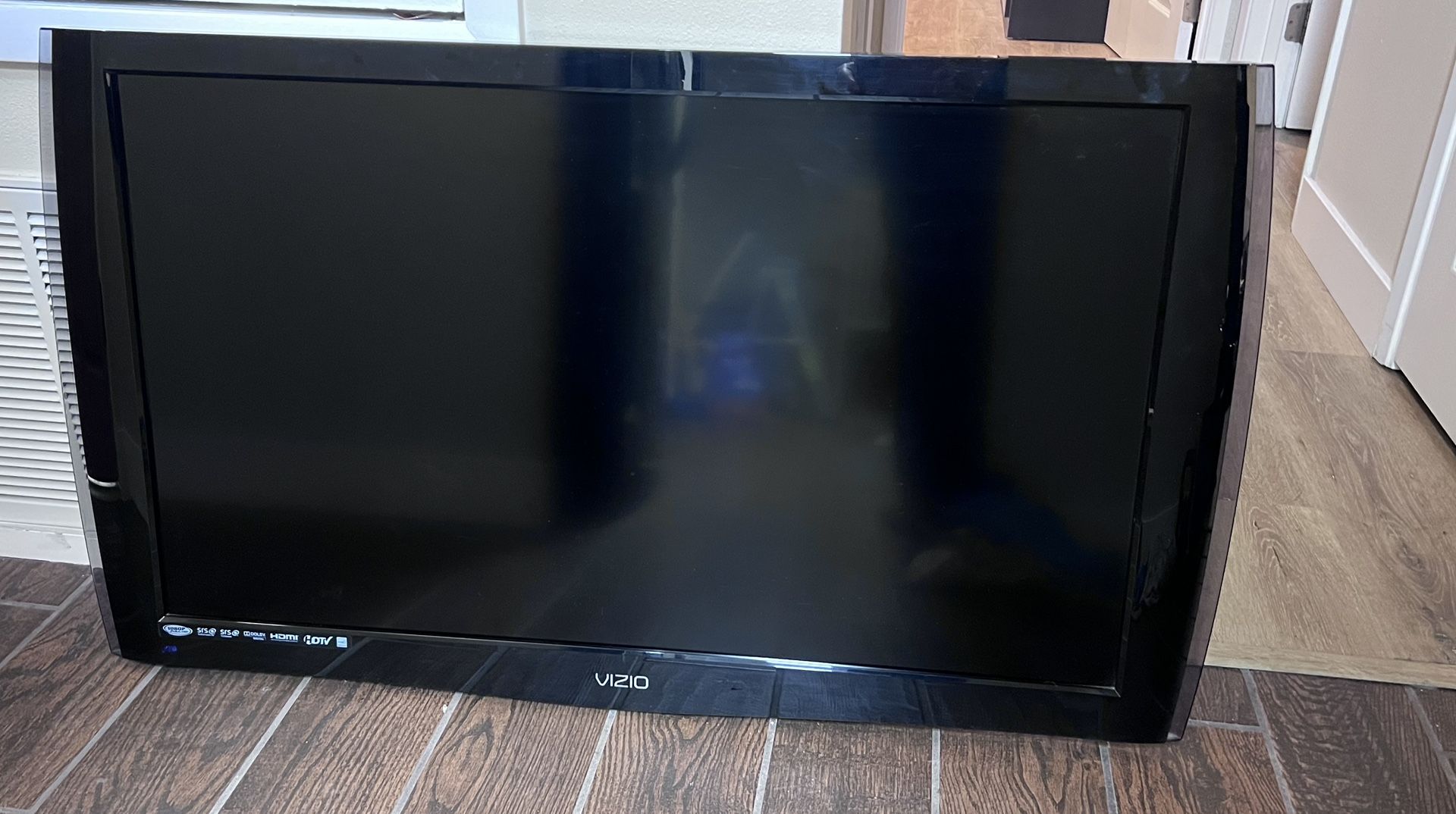 Vizio ModelM420NV 42” Razor LED TV with 1080p Full HD
