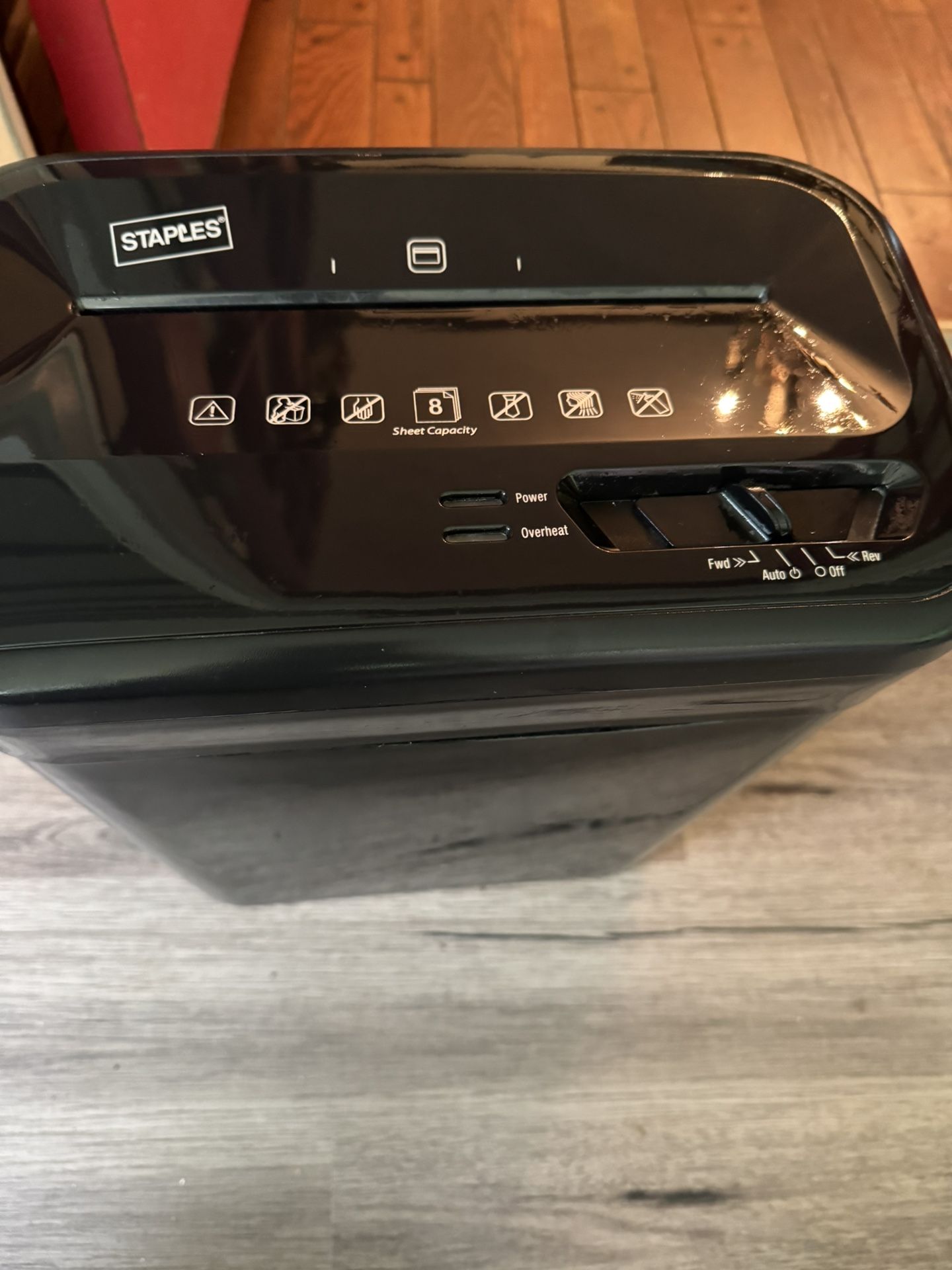 8 Sheet Shredder. Staples Brand