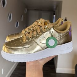 Nike Air Force 1 Low – Metallic Gold (Men’s Size 7) – Brand New Never worn, 100% authentic (with StockX verification tag)