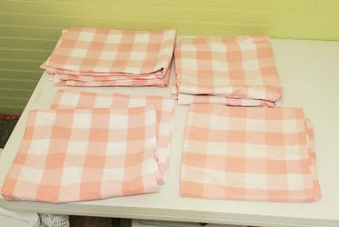 4 peachy pink buffalo plaid table clothes