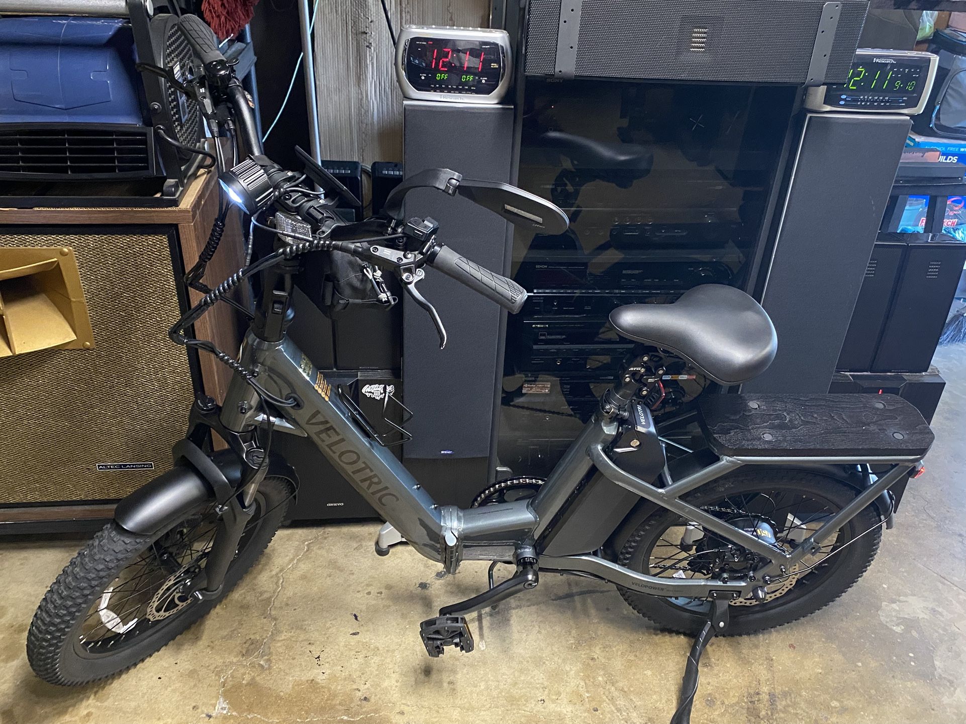 BRAND NEW VELOTRIC FOLD 1 PLUS FOLDING E-BIKE STONE GRAY COLOR 750 WATTS MOTOR 20 INCH FAT π TIRES WITH EXTRAS π².