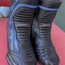 MENS BLACK LEATHER MOTORBIKE / MOTORCYCLE RACING BOOTS .