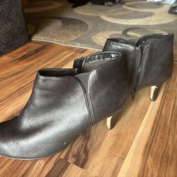 CLARKS COLLECTION Soft Cushion Black Leather Side Zip Heels Ankle Boots Size 10