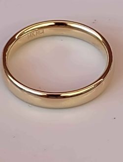 Mens 14 Karat Gold Wedding/Engagement Ring 