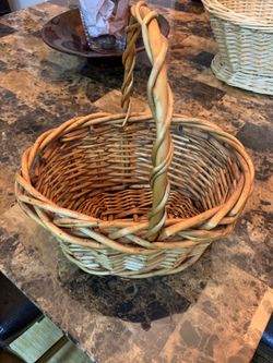 Sturdy wicker gathering basket 10x7x5