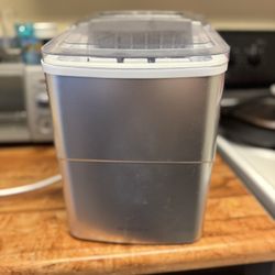 Ice machine
