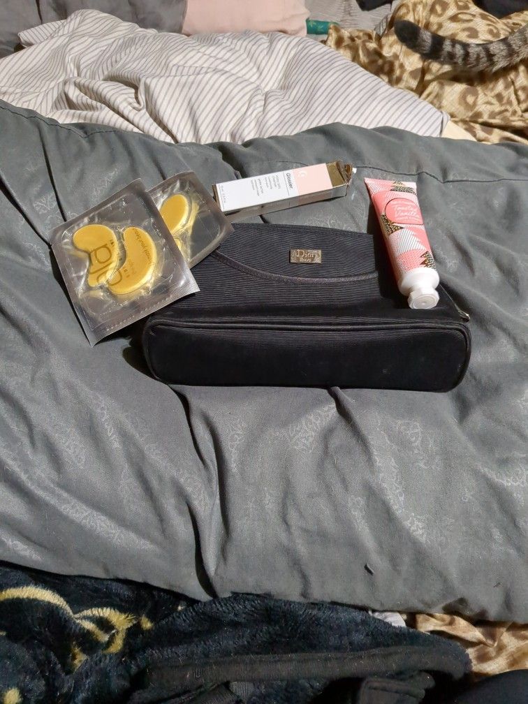 Dior Pouch With Body Products