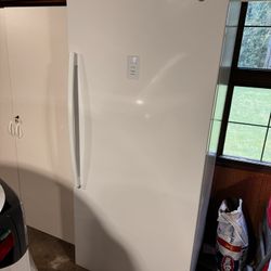 GE 21.3 Cu Ft Garage Freezer