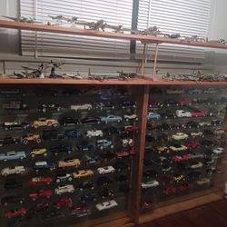 Model Cars/airplanes With Shelf