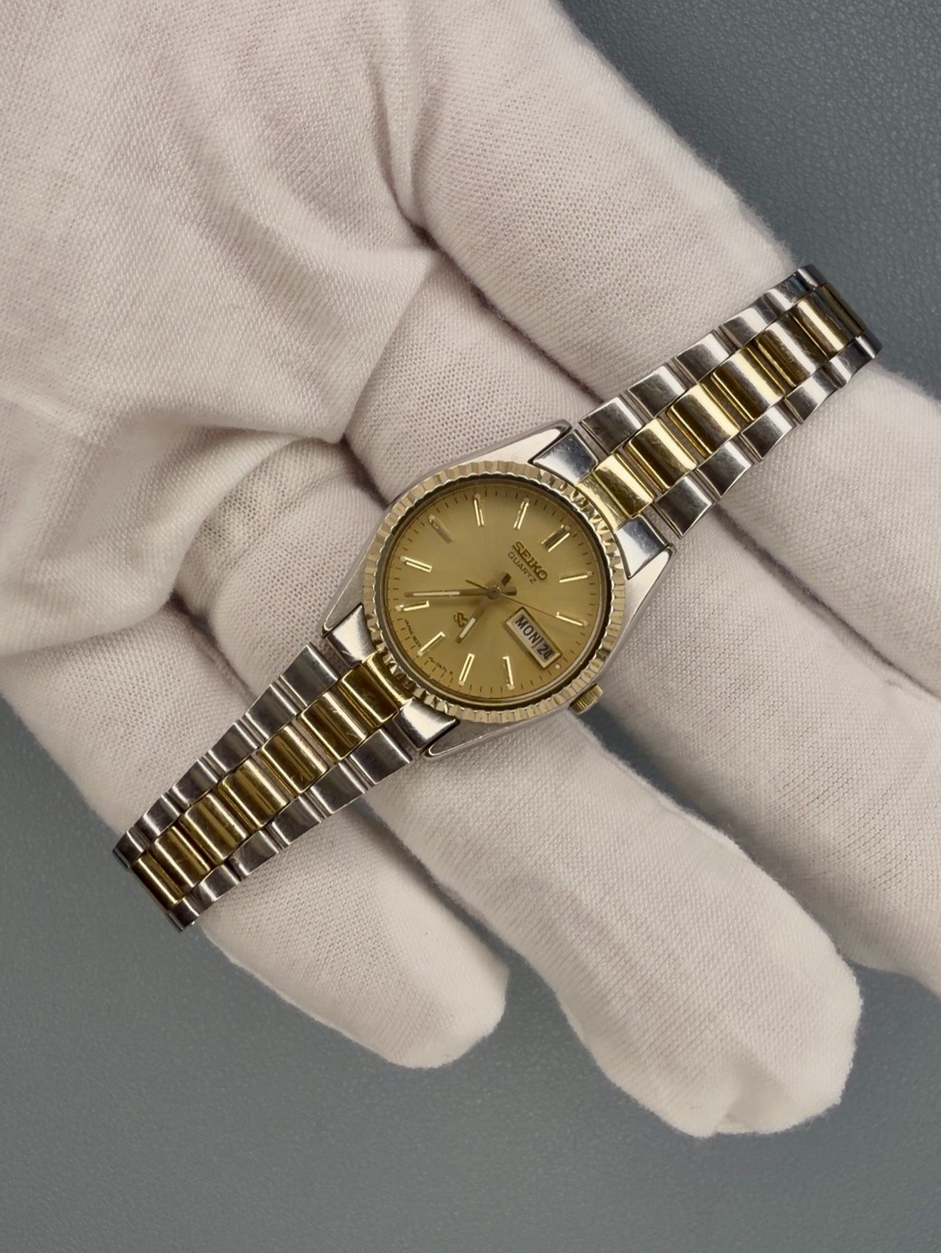 Ladies Seiko S&G Day Date 3E23 - Price Is Firm / No Descuentos