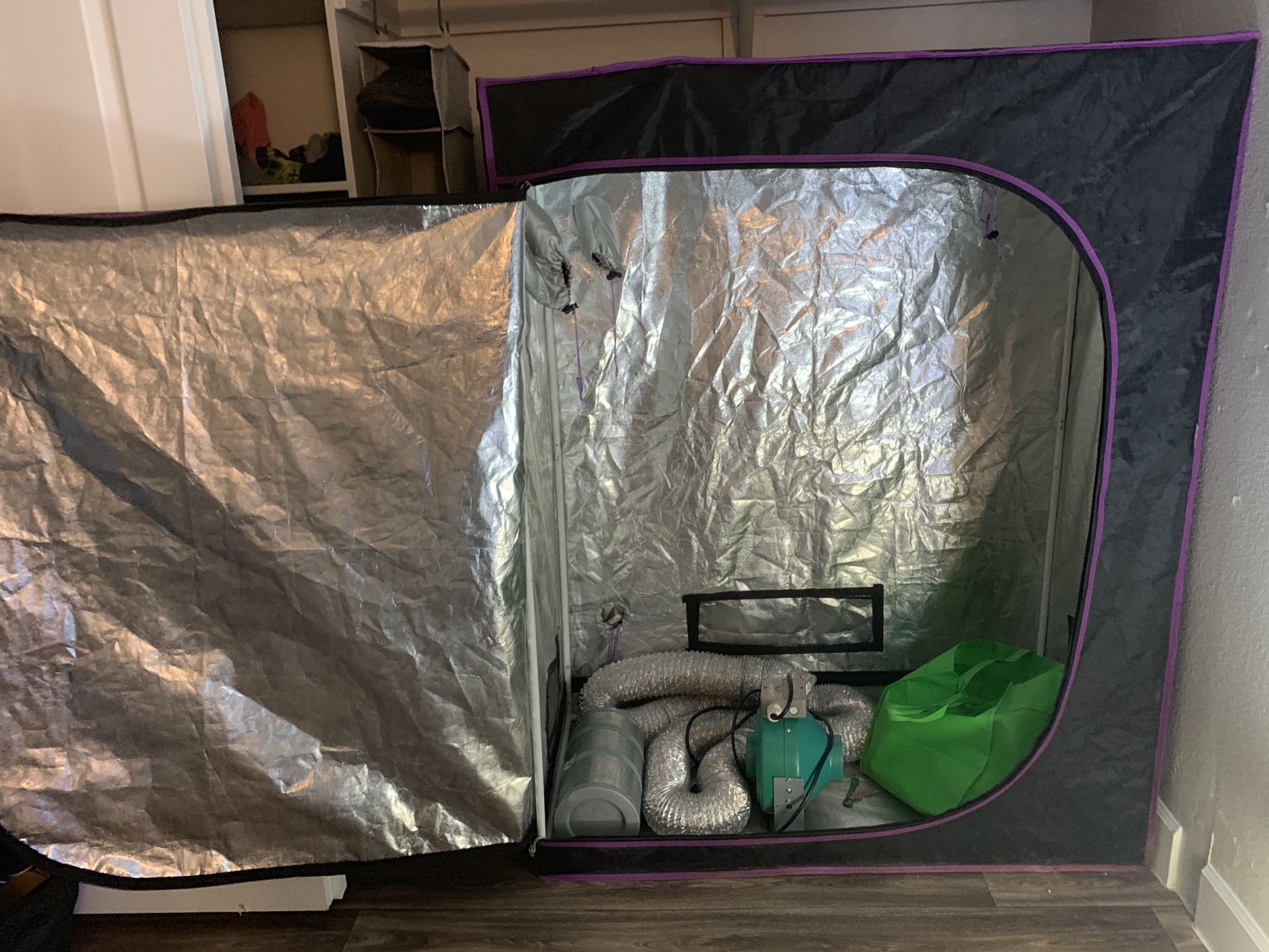 Indoor grow tent w extras