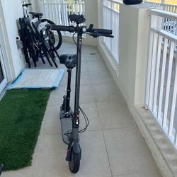 Sigravy Scooter Up To 19mph 300w And Has A Seat
