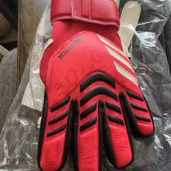 Predator goalkeeper gloves match fingersave size 9, 8 and 7