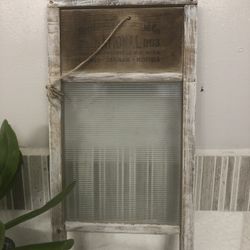 Small Antique Hanging Wash Board… 