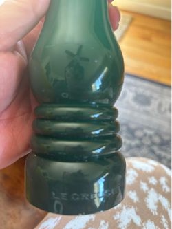 Le creset salt shaker