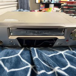 VCR Sanyo Works Great! 