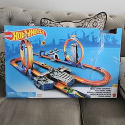 Hot Wheels Total Turbo Takeover Track Set, Toy for Kids

