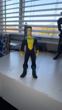 Mezco Invincible Custom