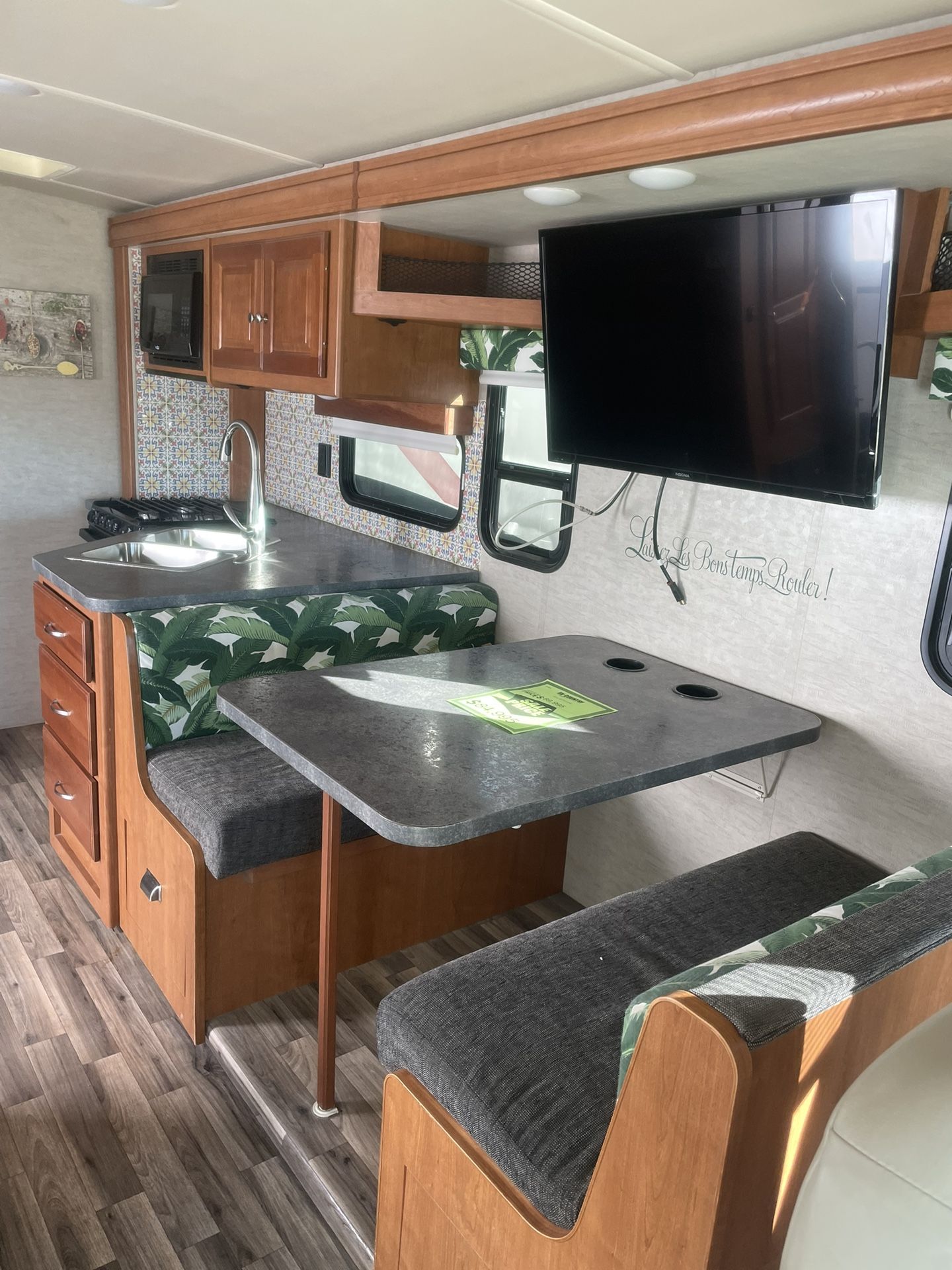 2018, Winnebago Vista 27 Foot Class A Motorhome for Sale in Mesa, AZ ...