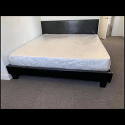 Brand New King Size Platform Bed With Plush Mattress Included (Free Delivery)