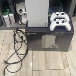 Xbox Series X; 1 TB