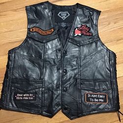 DIAMOND & PLATE GENUINE LEATHER MOTORCYCLE VEST WOMEN SIZE SMALL NEVER WORN