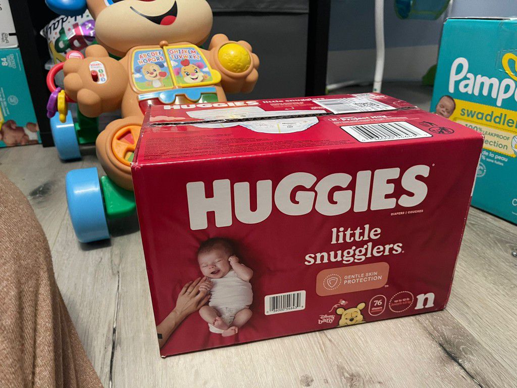Huggies Diapers (NEWBORN SIZE/ 76 CNT)