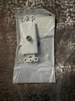 Lot of 10 Leviton 40681-W wall jack coaxial connector white