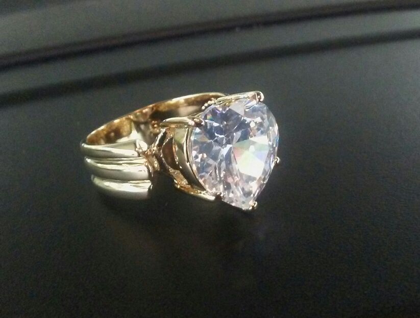 BEAUTIFUL HEART CZ 14K STAINLESS STEEL RING