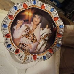 Elvis Plate