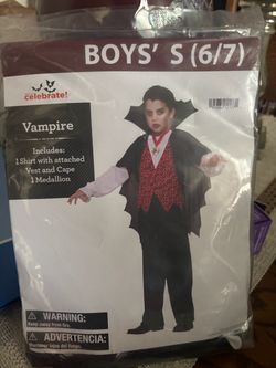 Boys Vampire Halloween Costume Size S (6/7)