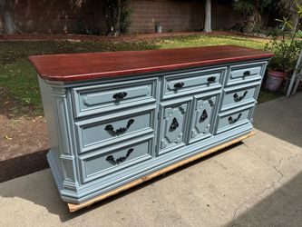 THOMASVILLE DRESSER