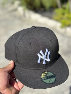 NY Yankees Black 7 1/2