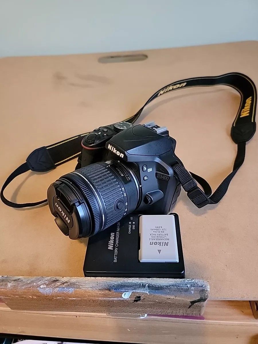 Nikon D3400 24.2 MP Digital SLR Camera w/ 18-55 Lens Shutter Count 5k #T-14696