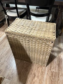 Laundry Hamper with 3 Removable Liner Bags New In Box