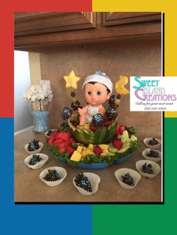 Babyshower fruit tray + 12 chocolate covered strawberries