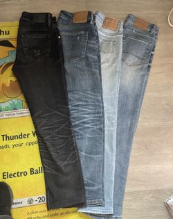 American Eagle, Aeropostale Jeans 